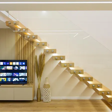 Arial Lofts فلورا
