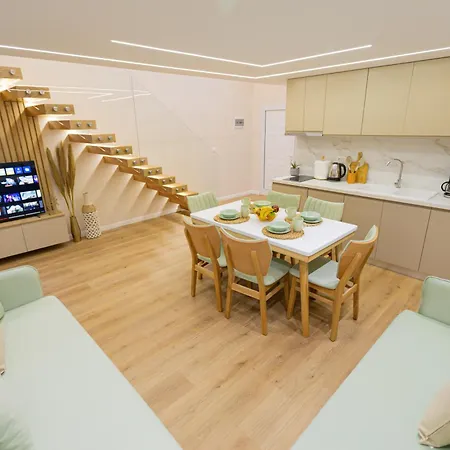 Arial Lofts 3* Vlorë