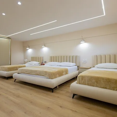 Hotell Arial Lofts 3*