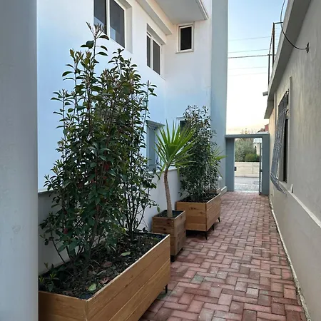 Отель Arial Lofts Влёра